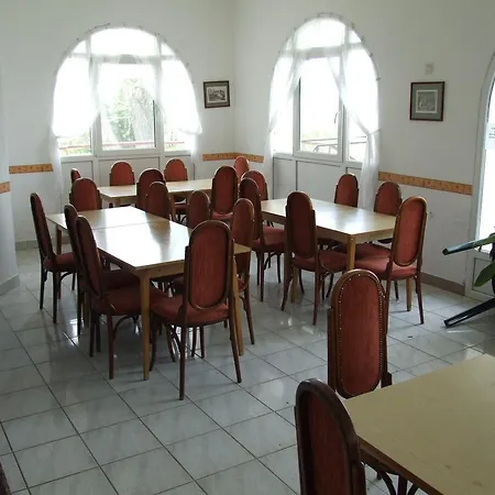 Ξενοδοχείο Aranyhid